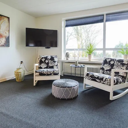 בית נופש Lovely In With Wifi