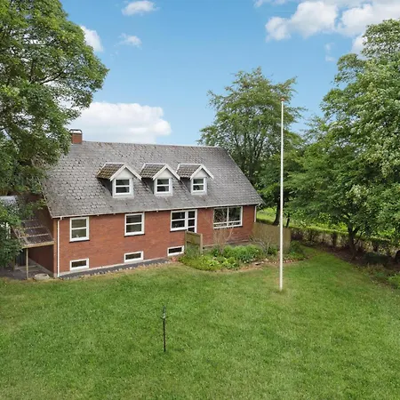 בית נופש Lovely In With Wifi גרינדסטד