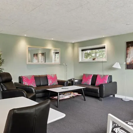 בית נופש Lovely In With Wifi גרינדסטד