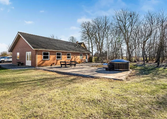 Lovely In With Wifi Holiday home